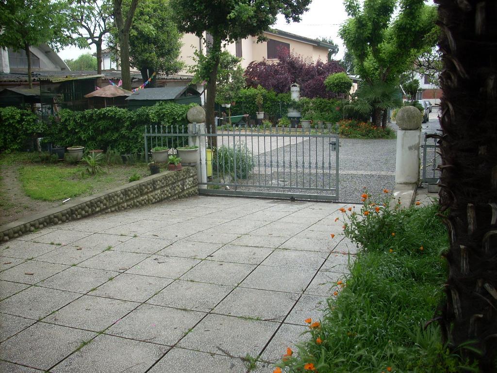 Villa Unifamiliare - Indipendente ITALIA vendita    Fratelli Savorani s.n.c.