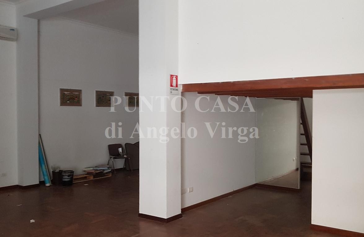 Negozio - Loc.Com. PALERMO affitto  LIBERTA